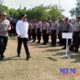 Bupati Sampang, Kapolres Sampang dan Dandim 0828/Sampang saat lakukan pengecekan pasukan pada Apel Pergeseran Pasukan Pengamanan Pilkades. (zyn)